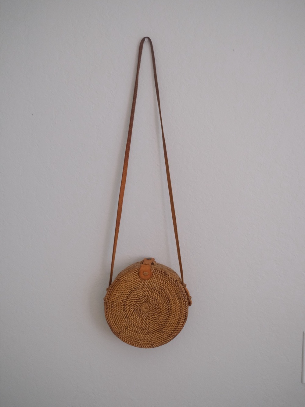 Woven Round Crossbody Bag - Tan